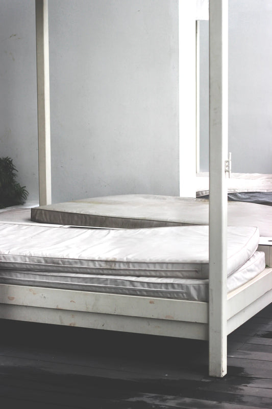 Memory Foam vs. Latex Mattress Toppers: Which is the Better Choice for Your Comfort?